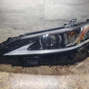 DRIVER SINGLE BEAM LED HEADLIGHT