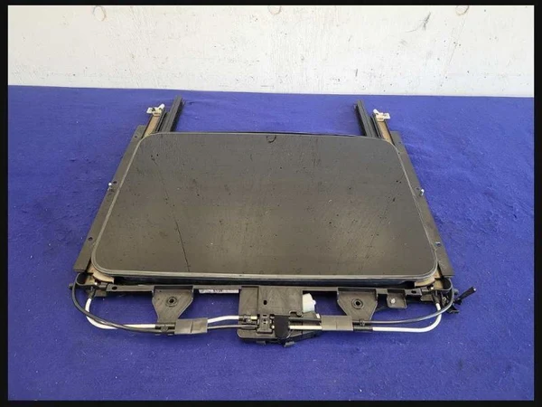2010–2015 Chevrolet Camaro SS Sunroof Glass Window Upper Roof Frame Track