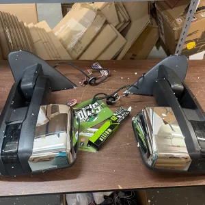 Alternative view of 2014-2019 GMC Sierra 1500 Complete Chrome Power Fold Towing Mirrors