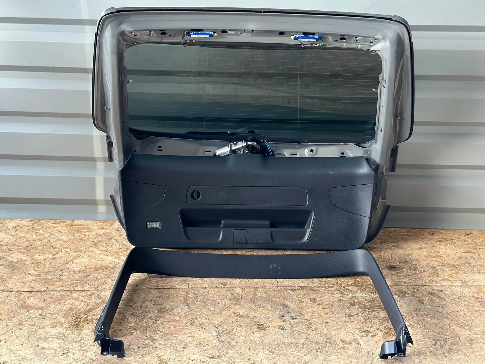 2021–2024 Audi A4 S Line Avant B9.5 Rear Boot Lid Tailgate - Image 4